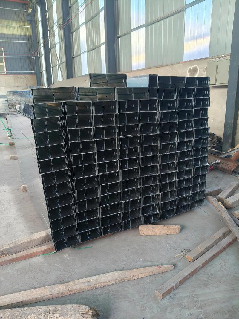 专业的事交给专业的人来做更靠谱——以2米槽式电缆桥架配电为例